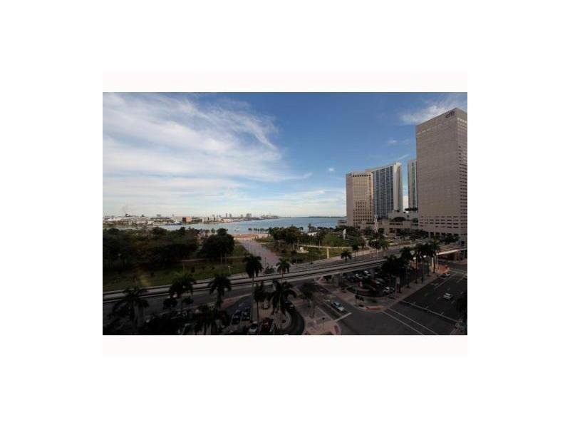 50  BISCAYNE BL 803 Miami 33132
