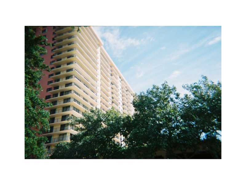 210  174 ST 919 Sunny Isles Beach 33160

