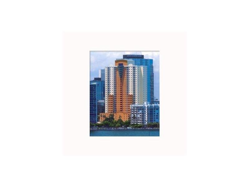 185 SE 14 TE 1402 Miami 33131
